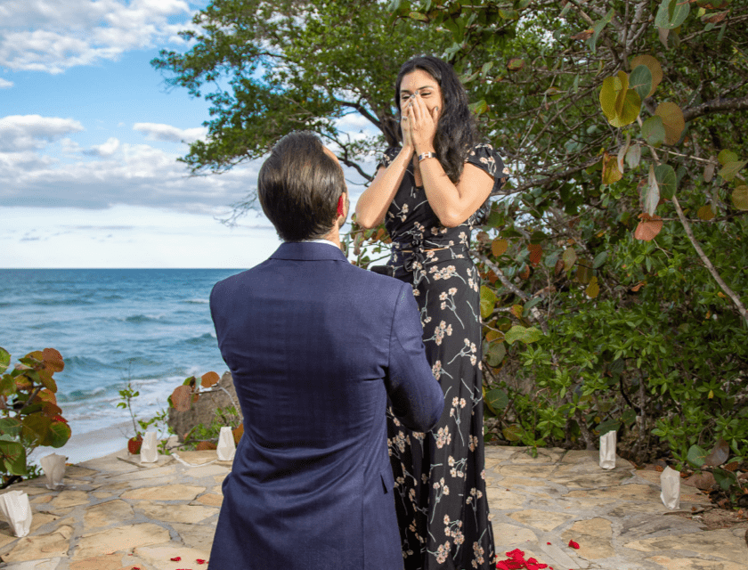 Andrea d'Agostini proposing Nicole near the sea